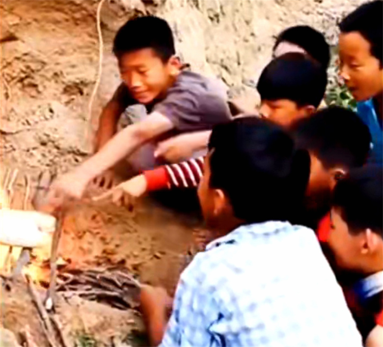 【100款】横屏80后90后童年少儿时期记忆回忆怀旧视频素材 第5张